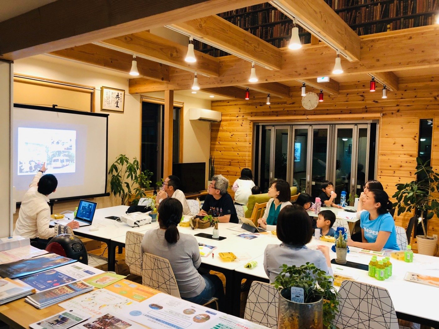 地域電力わくわく夜カフェ開催しました おいでんエネルギーのブログ おいでんエネルギー株式会社は豊田市の地域電力会社 地域電力わくわく夜カフェ開催しました おいでんエネルギーのブログ おいでんエネルギー株式会社は豊田市の地域電力会社